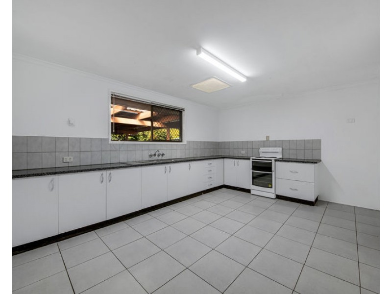 16 Intrepid Street, Clinton QLD 4680
