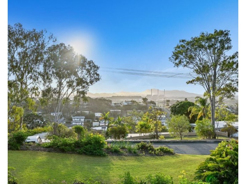 14 Boyne Crescent, West Gladstone QLD 4680