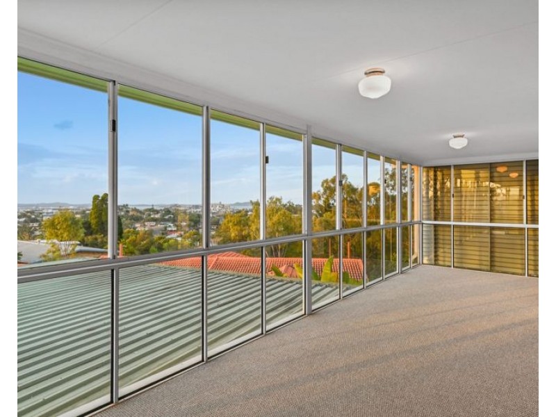 14 Boyne Crescent, West Gladstone QLD 4680