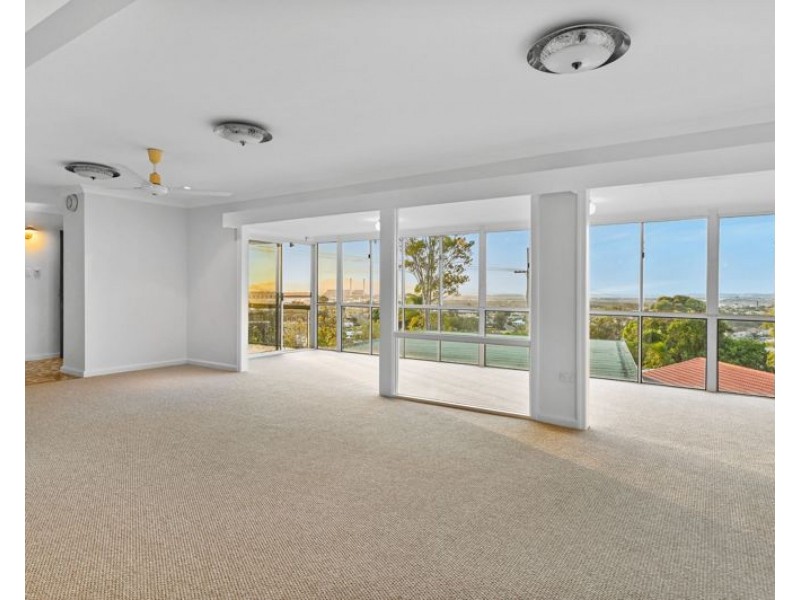 14 Boyne Crescent, West Gladstone QLD 4680