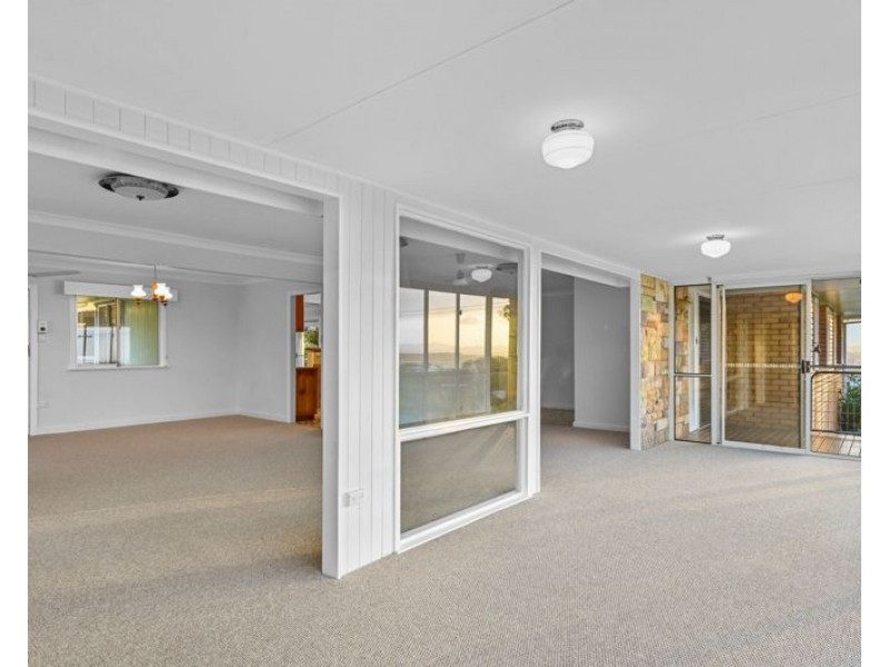 14 Boyne Crescent, West Gladstone QLD 4680