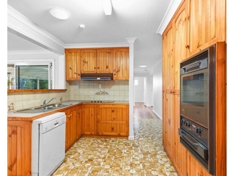 14 Boyne Crescent, West Gladstone QLD 4680