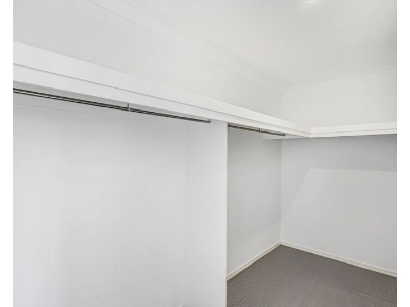 6 Eugenie Court, Glen Eden QLD 4680