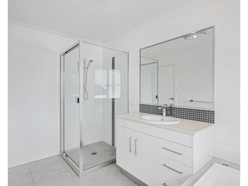 6 Eugenie Court, Glen Eden QLD 4680