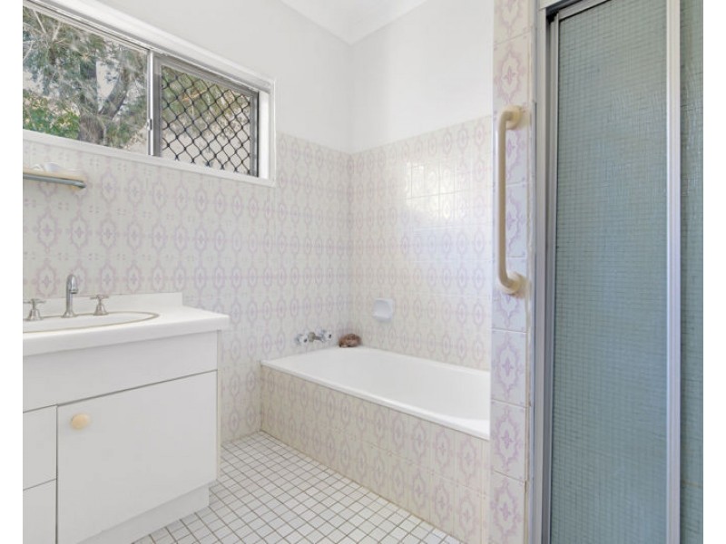 5 Elizabeth Street, South Gladstone QLD 4680