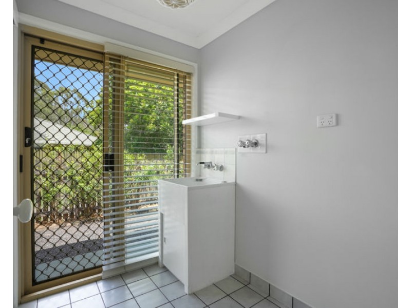 10 Hayman Court, Clinton QLD 4680