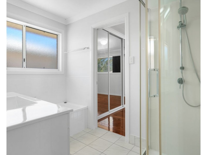 84 Penda Avenue, New Auckland QLD 4680