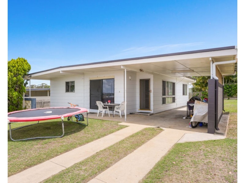 8 Aerodrome Road, Clinton QLD 4680