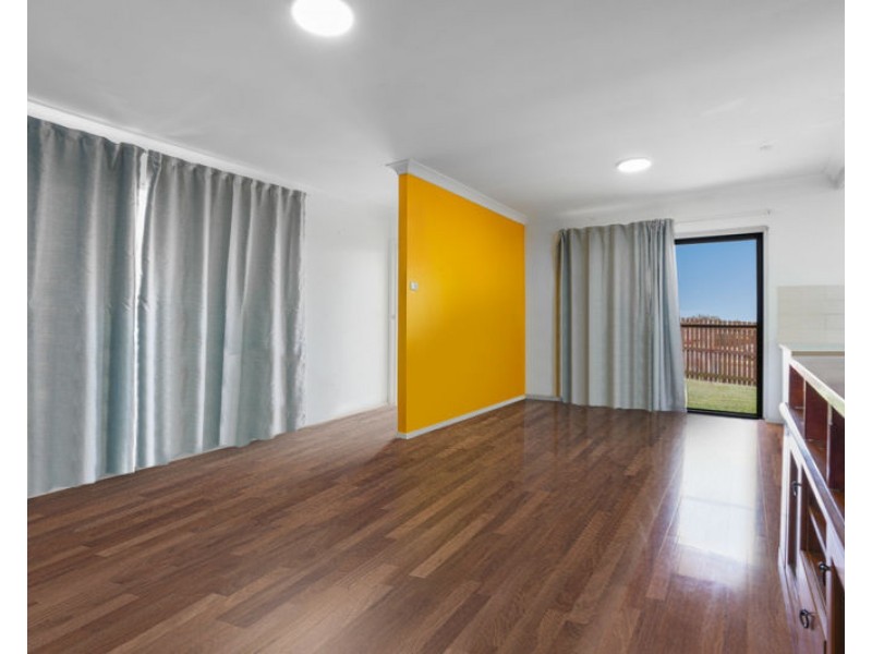 8 Aerodrome Road, Clinton QLD 4680