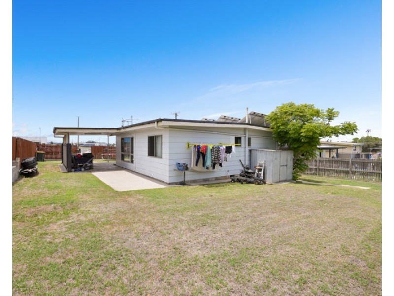 8 Aerodrome Road, Clinton QLD 4680
