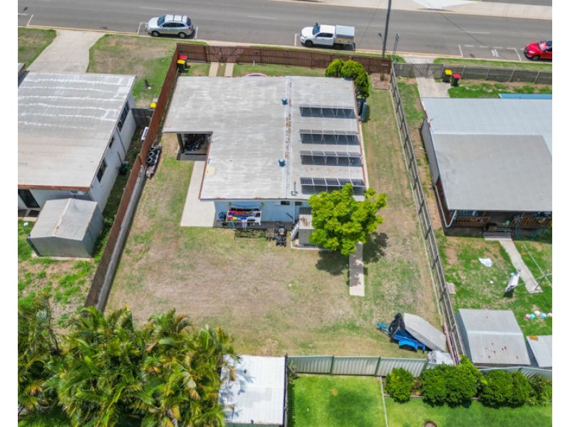 8 Aerodrome Road, Clinton QLD 4680