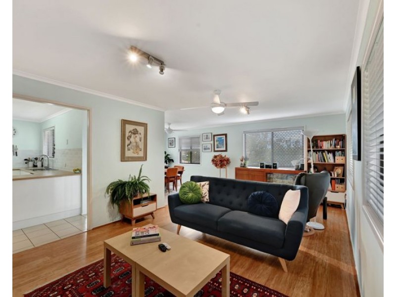 2 Watford Street, Telina QLD 4680