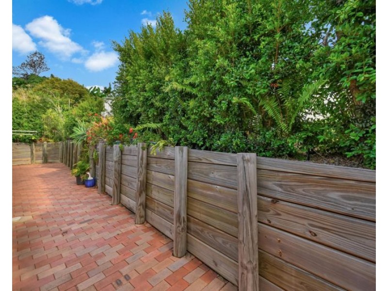 2 Watford Street, Telina QLD 4680