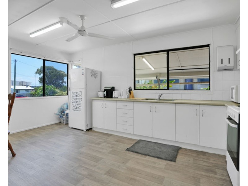 5 Coon Street, Barney Point QLD 4680