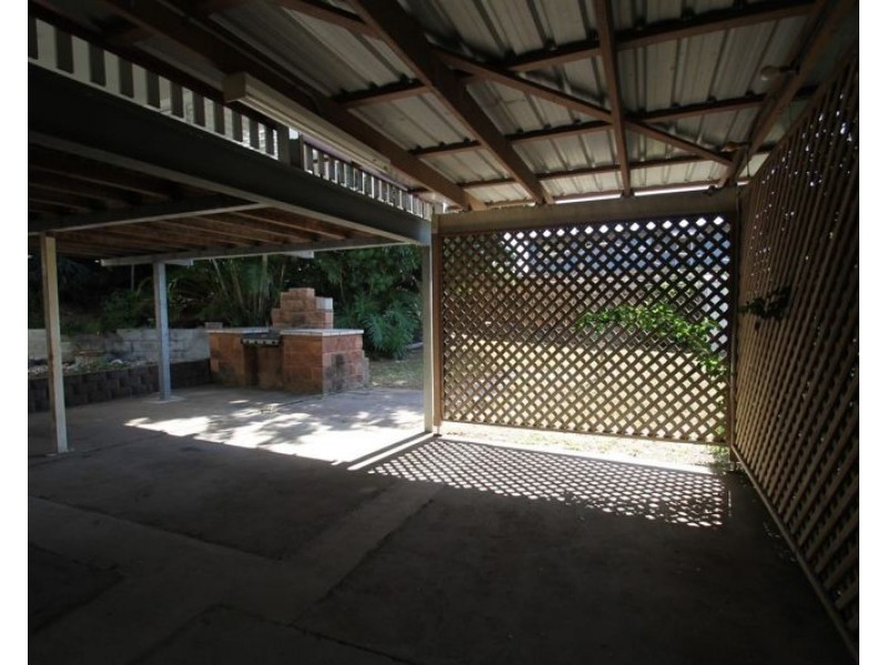 25 Grayson Street, West Gladstone QLD 4680