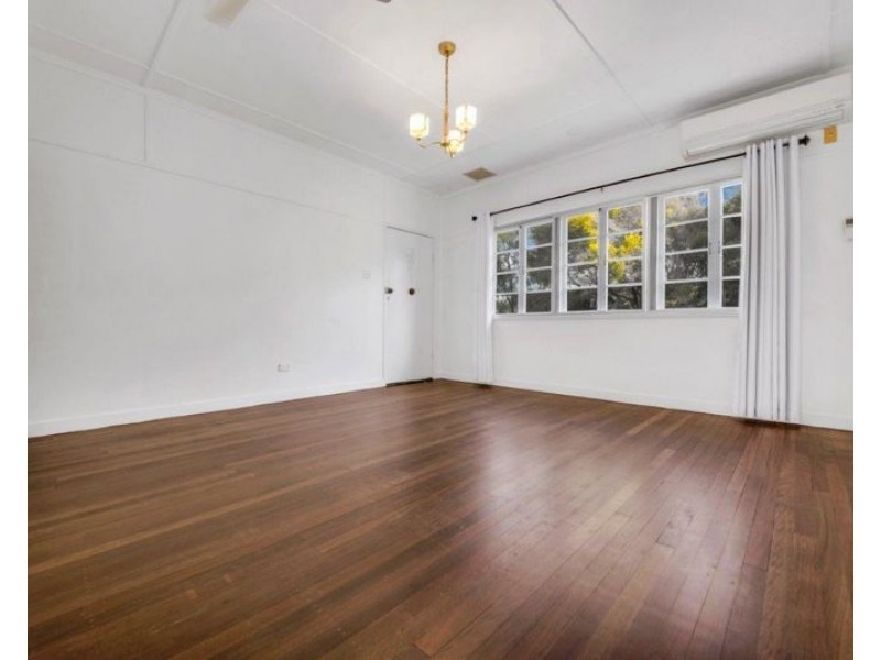 42 Sutton Street, Barney Point QLD 4680