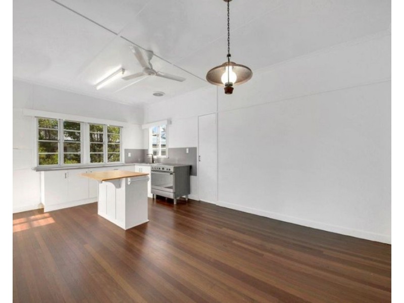 42 Sutton Street, Barney Point QLD 4680