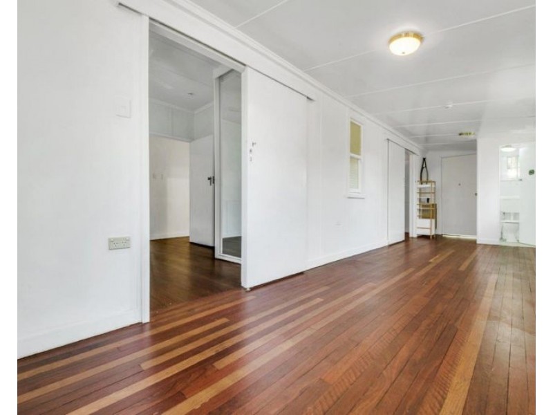 42 Sutton Street, Barney Point QLD 4680