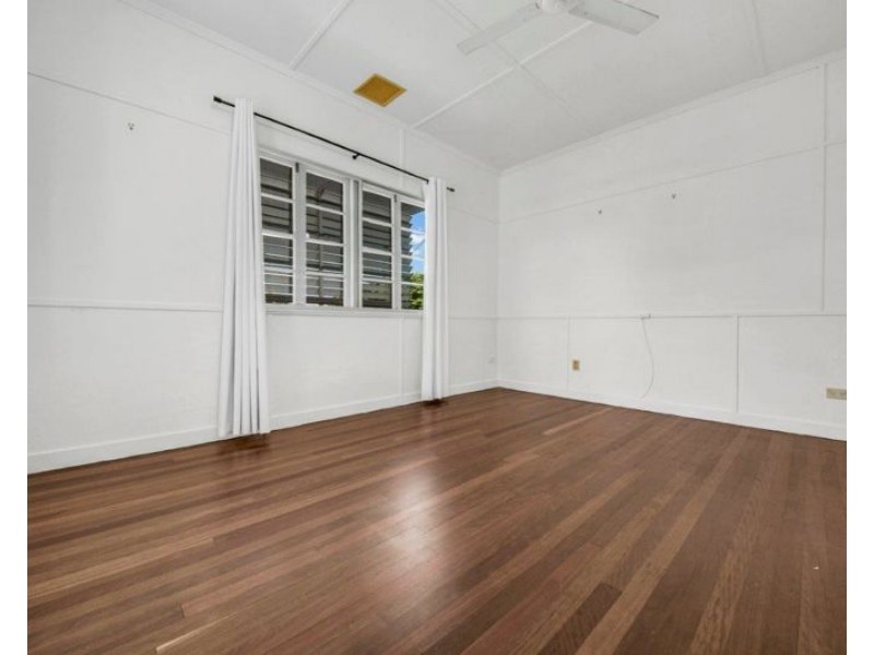 42 Sutton Street, Barney Point QLD 4680