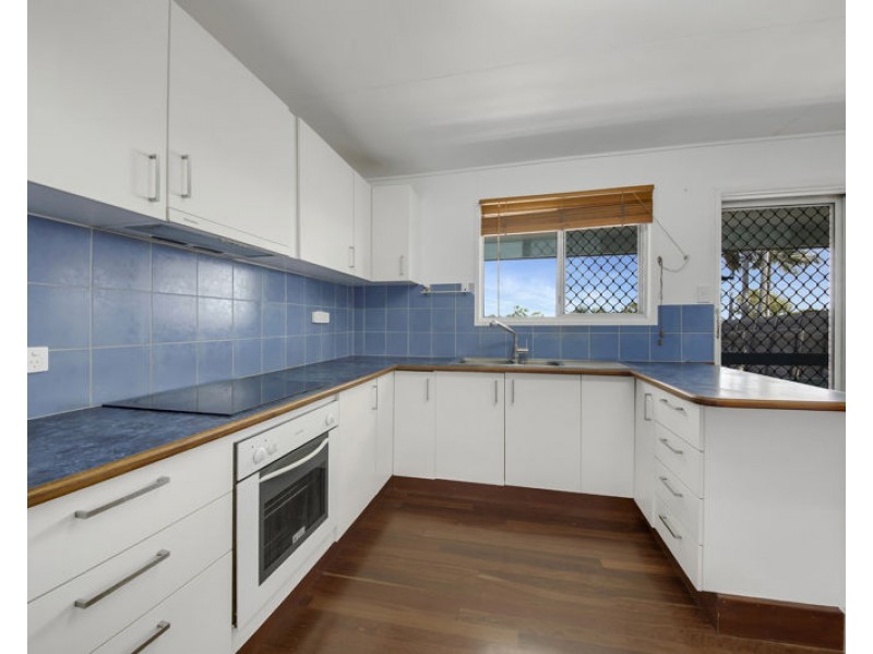 9 Ferguson Crescent, West Gladstone QLD 4680