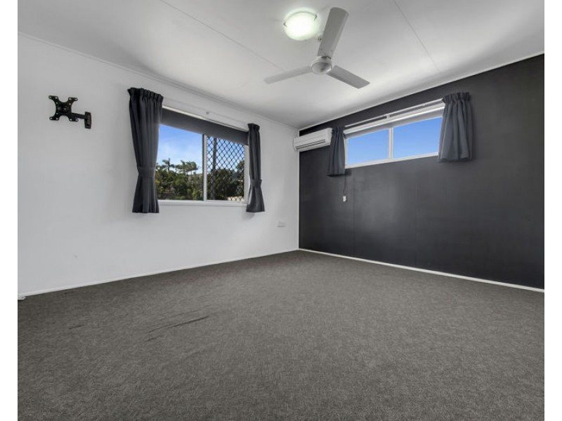 9 Ferguson Crescent, West Gladstone QLD 4680