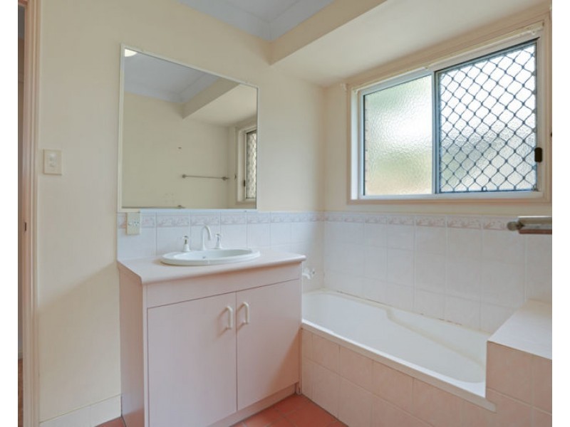 13 Stitt Close, Glen Eden QLD 4680
