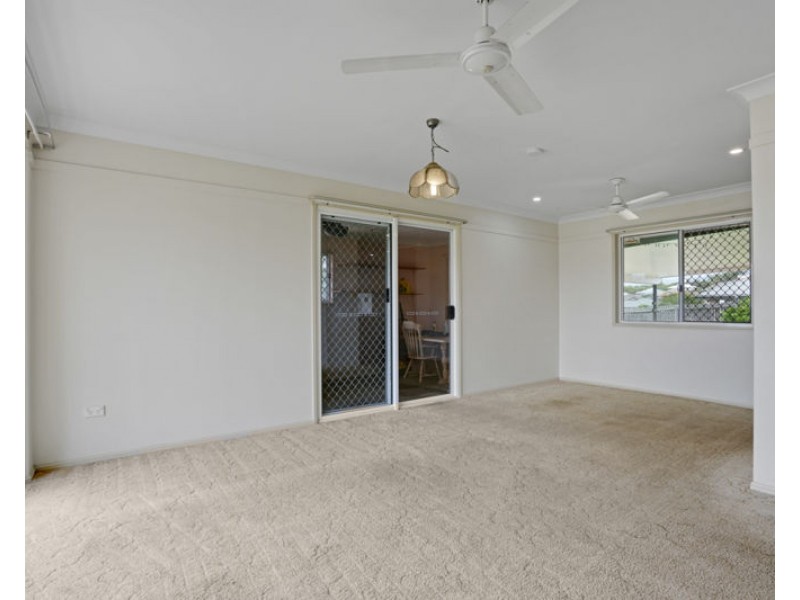 13 Stitt Close, Glen Eden QLD 4680