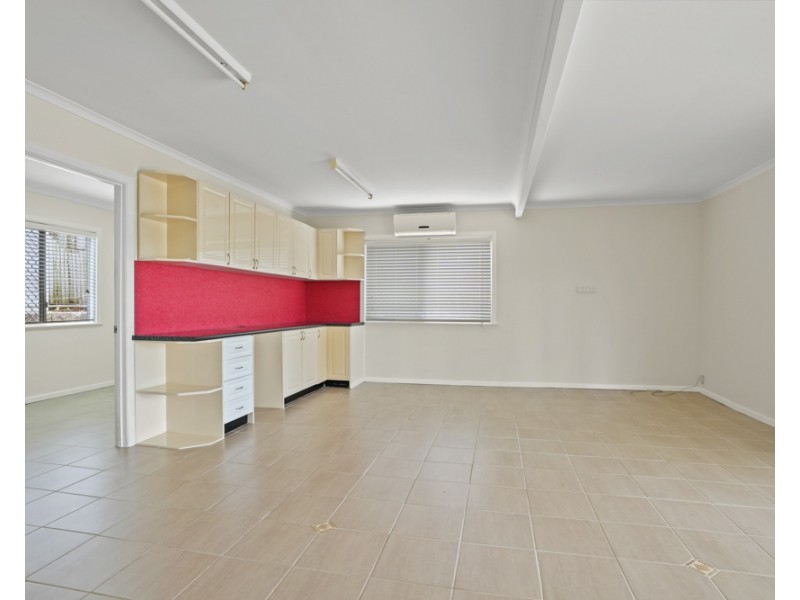 6 Barreenong Street, Glen Eden QLD 4680