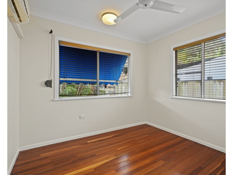 6 Barreenong Street, Glen Eden QLD 4680