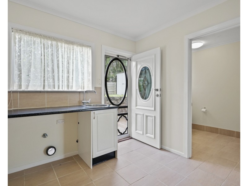 6 Barreenong Street, Glen Eden QLD 4680