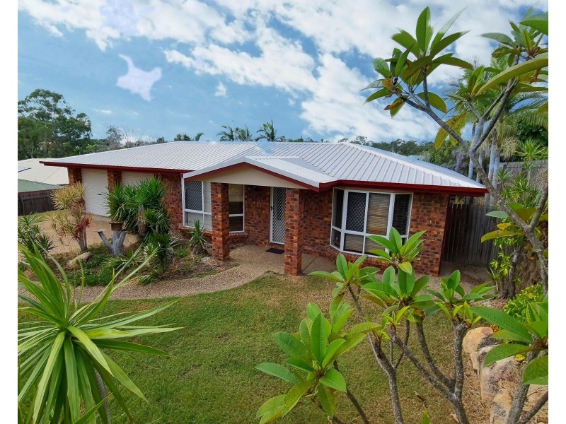 3 Fairbairn Place, Clinton QLD 4680