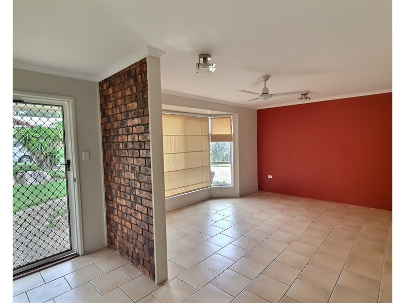 3 Fairbairn Place, Clinton QLD 4680