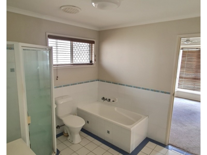 3 Fairbairn Place, Clinton QLD 4680