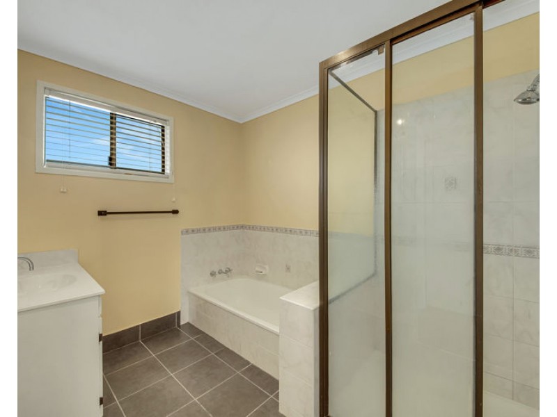 10 Satinay Street, New Auckland QLD 4680
