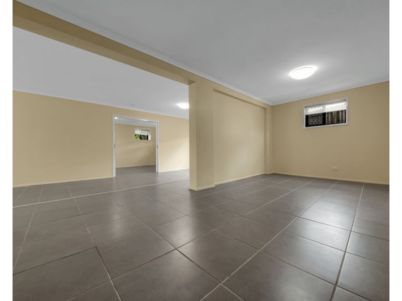 10 Satinay Street, New Auckland QLD 4680