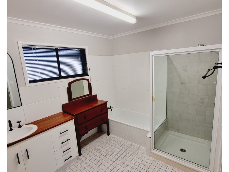 3 Eloise Court, Clinton QLD 4680