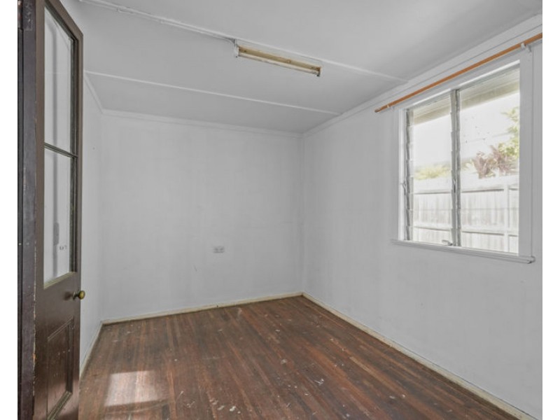 98 Glenlyon Street, Gladstone QLD 4680