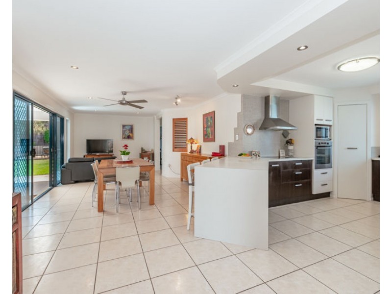 13 Leonie Court, New Auckland QLD 4680