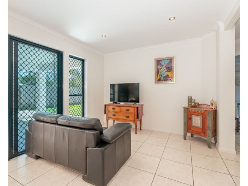 13 Leonie Court, New Auckland QLD 4680