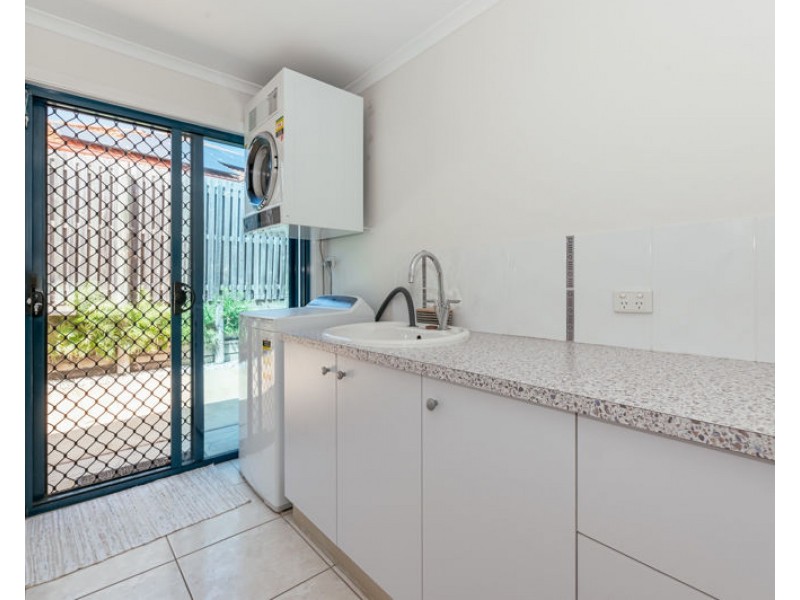 13 Leonie Court, New Auckland QLD 4680