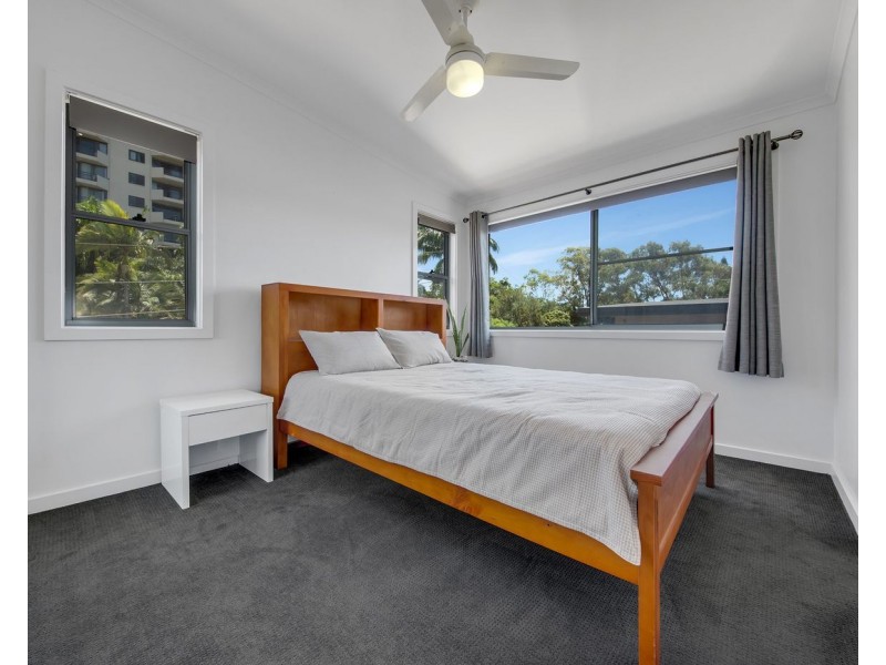 11/10-12 Flinders Street, West Gladstone QLD 4680