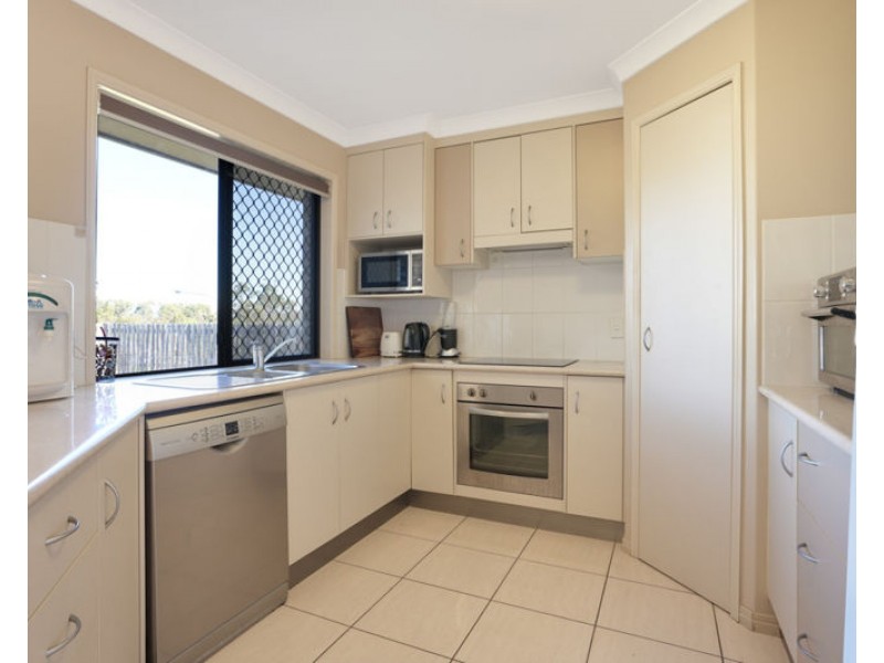 17 Julius Crescent, Clinton QLD 4680