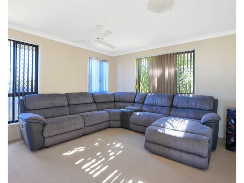 17 Julius Crescent, Clinton QLD 4680