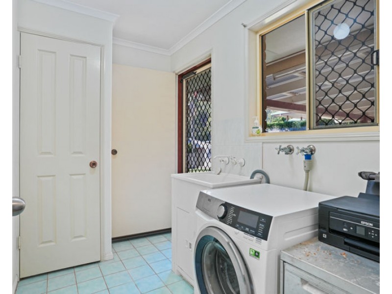 9 Buckingham Court, Telina QLD 4680