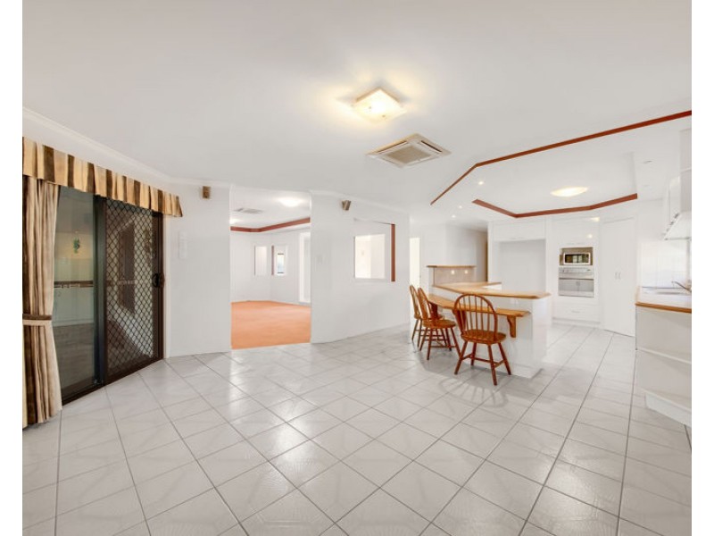 11 Somerset Close, Clinton QLD 4680