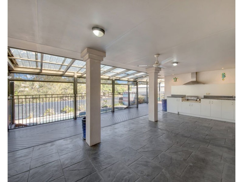 11 Somerset Close, Clinton QLD 4680