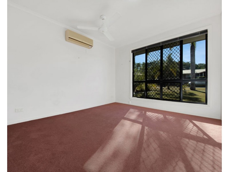 11 Somerset Close, Clinton QLD 4680