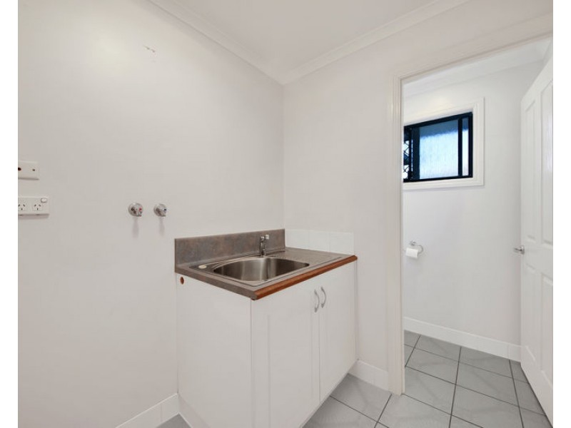 11 Somerset Close, Clinton QLD 4680