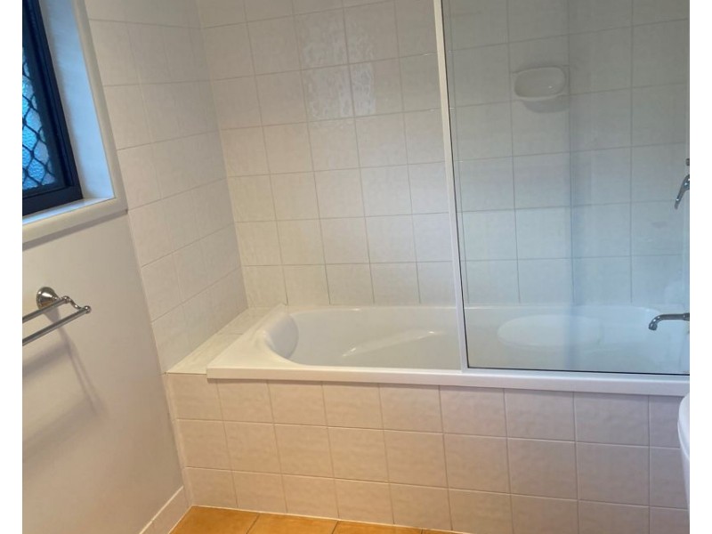 1/50 Marten Street, South Gladstone QLD 4680