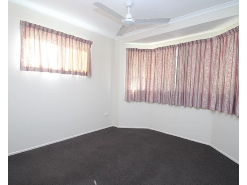 8 Woollybutt Street, New Auckland QLD 4680